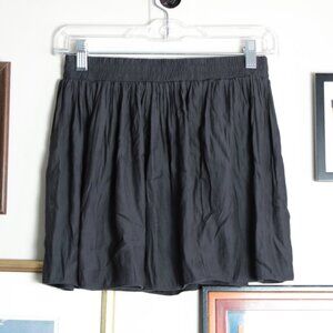 BCBGMAXAZRIA Gray Pleated Skort Size Small